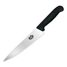 סכין שף Victorinox משוננת ידית פלסטיק – 19 ס"מ